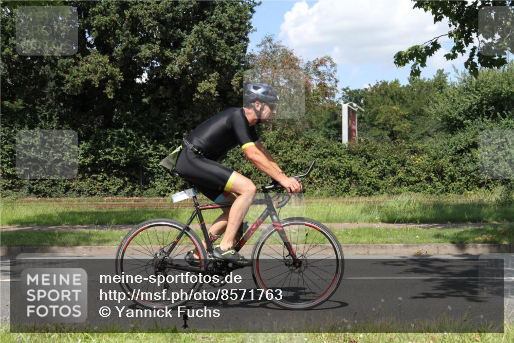 10.08.2025 - GEWOBA Citytriathlon Bremen Yannick Fuchs http://msf.ph/oto/8571763 10.08.2025 14:38:38 Radfahren 50, 51, 195, 216, 238, 295, 312 meine-sportfotos.de