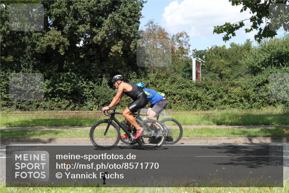 10.08.2025 - GEWOBA Citytriathlon Bremen Yannick Fuchs http://msf.ph/oto/8571770 10.08.2025 14:38:52 Radfahren 50, 100, 216, 236, 238, 312, 354 meine-sportfotos.de