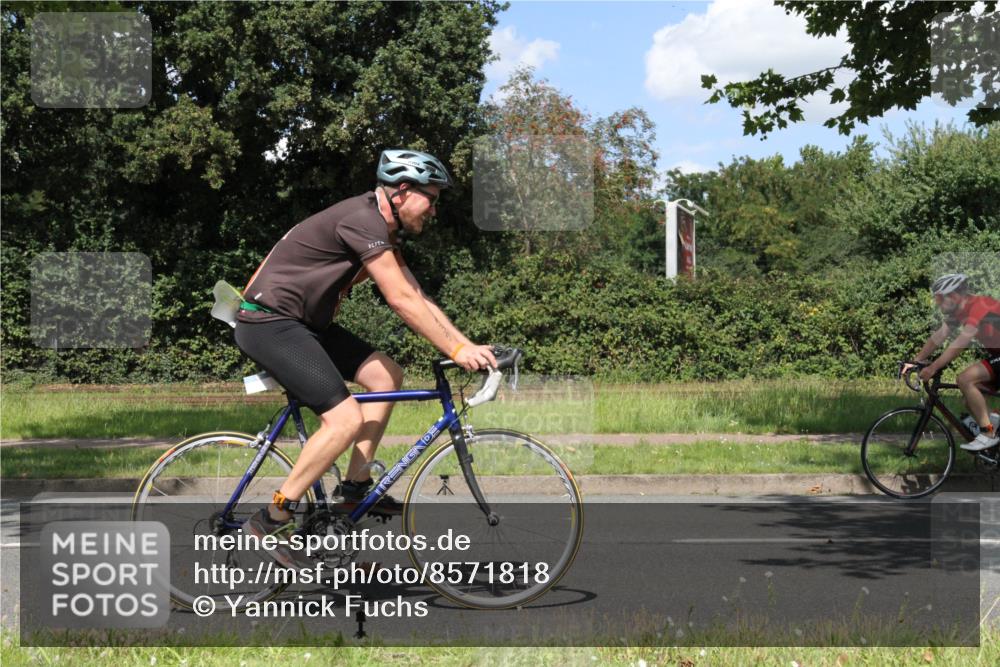 10.08.2025 - GEWOBA Citytriathlon Bremen Yannick Fuchs http://msf.ph/oto/8571818 10.08.2025 14:40:05 Radfahren 52, 59, 69, 139, 217, 225, 274 meine-sportfotos.de