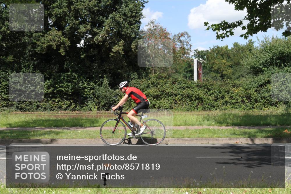 10.08.2025 - GEWOBA Citytriathlon Bremen Yannick Fuchs http://msf.ph/oto/8571819 10.08.2025 14:40:06 Radfahren 52, 59, 69, 139, 225, 274 meine-sportfotos.de