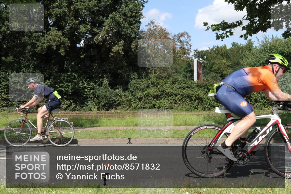 10.08.2025 - GEWOBA Citytriathlon Bremen Yannick Fuchs http://msf.ph/oto/8571832 10.08.2025 14:40:28 Radfahren 29, 47, 131, 242, 258, 297, 529 meine-sportfotos.de