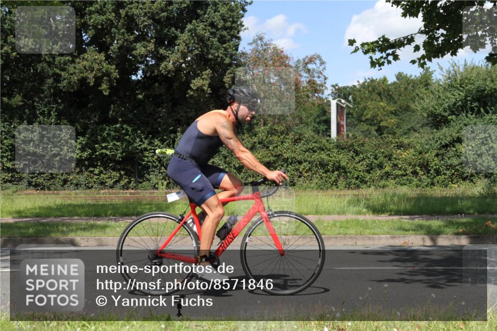 10.08.2025 - GEWOBA Citytriathlon Bremen Yannick Fuchs http://msf.ph/oto/8571846 10.08.2025 14:40:49 Radfahren 29, 131, 177, 186, 211, 224, 289, 529 meine-sportfotos.de