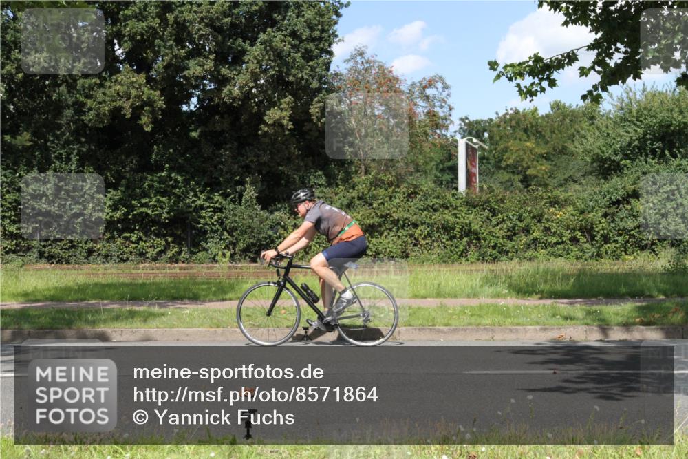 10.08.2025 - GEWOBA Citytriathlon Bremen Yannick Fuchs http://msf.ph/oto/8571864 10.08.2025 14:41:15 Radfahren 36, 103, 142, 204, 249, 253, 266, 280, 353, 431, 432, 476, 477 meine-sportfotos.de