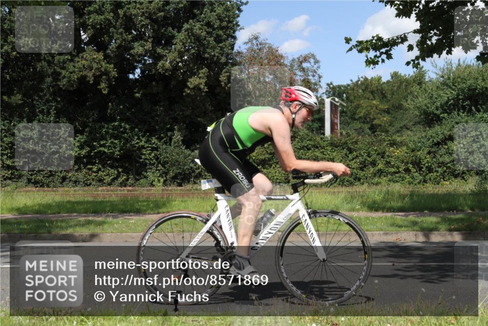 10.08.2025 - GEWOBA Citytriathlon Bremen Yannick Fuchs http://msf.ph/oto/8571869 10.08.2025 14:41:24 Radfahren 36, 249, 266, 280, 306, 343, 353, 431 meine-sportfotos.de
