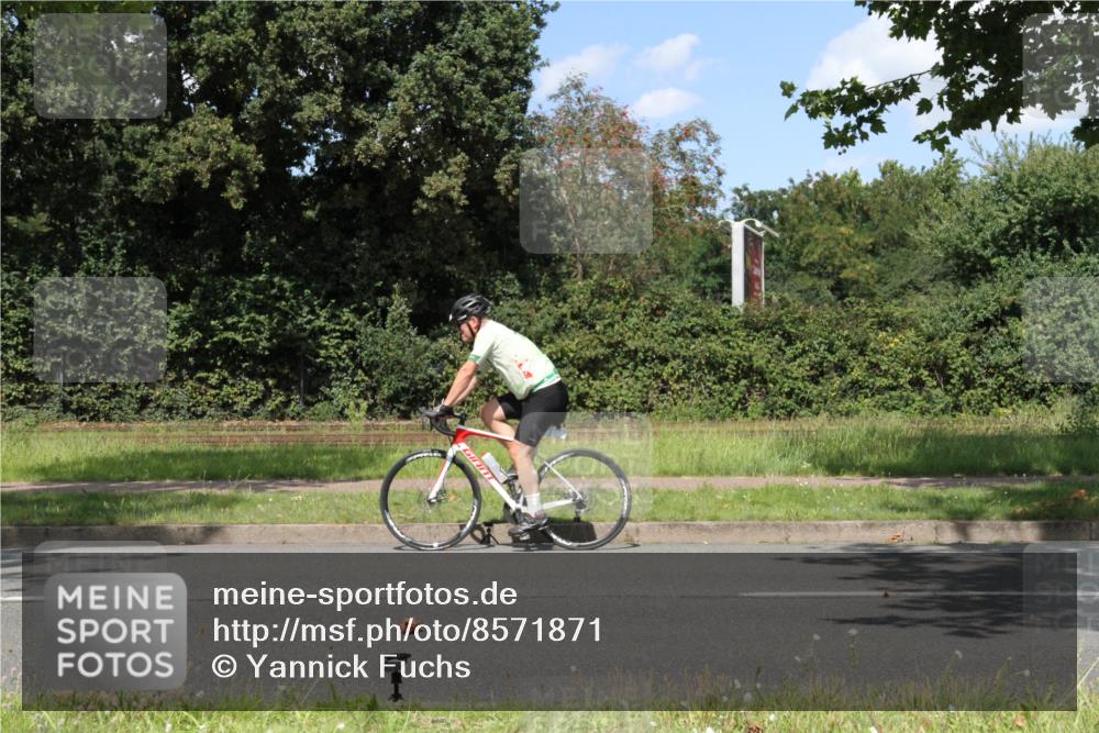 10.08.2025 - GEWOBA Citytriathlon Bremen Yannick Fuchs http://msf.ph/oto/8571871 10.08.2025 14:41:25 Radfahren 36, 249, 266, 280, 306, 343, 353, 431 meine-sportfotos.de