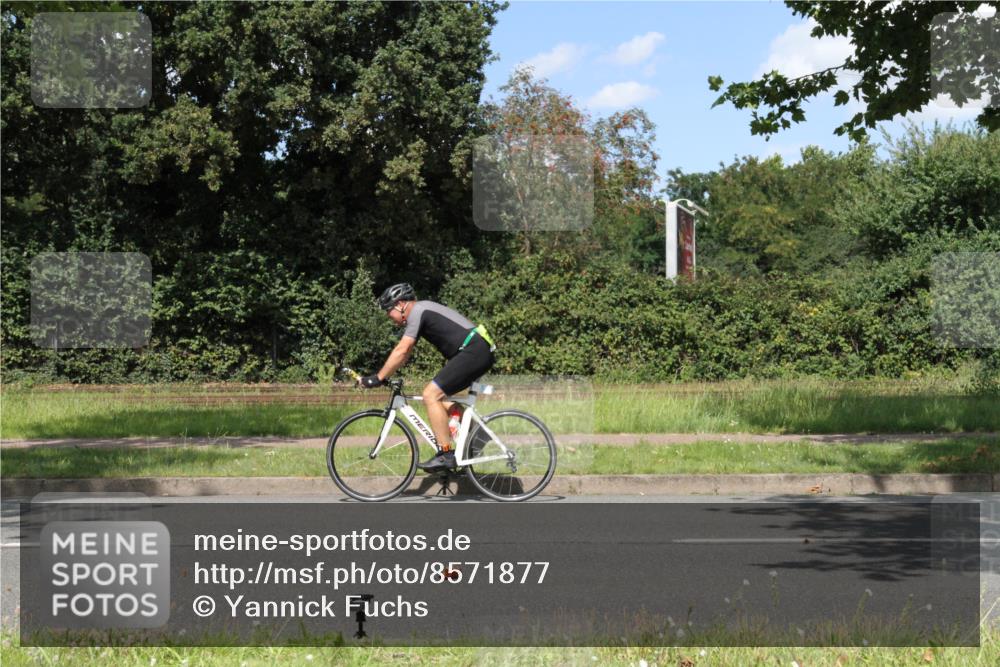 10.08.2025 - GEWOBA Citytriathlon Bremen Yannick Fuchs http://msf.ph/oto/8571877 10.08.2025 14:41:42 Radfahren 209, 262, 306, 317, 343, 478, 480, 513 meine-sportfotos.de