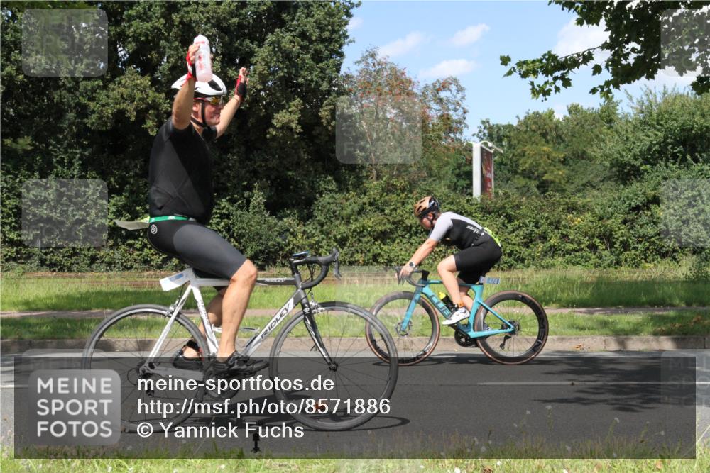 10.08.2025 - GEWOBA Citytriathlon Bremen Yannick Fuchs http://msf.ph/oto/8571886 10.08.2025 14:41:57 Radfahren 56, 209, 213, 235, 246, 250, 262, 317, 478, 480 meine-sportfotos.de