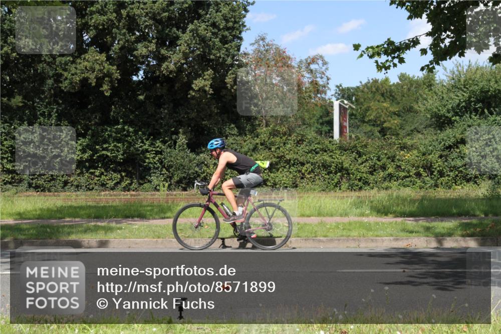 10.08.2025 - GEWOBA Citytriathlon Bremen Yannick Fuchs http://msf.ph/oto/8571899 10.08.2025 14:42:23 Radfahren 19, 145, 288, 488 meine-sportfotos.de