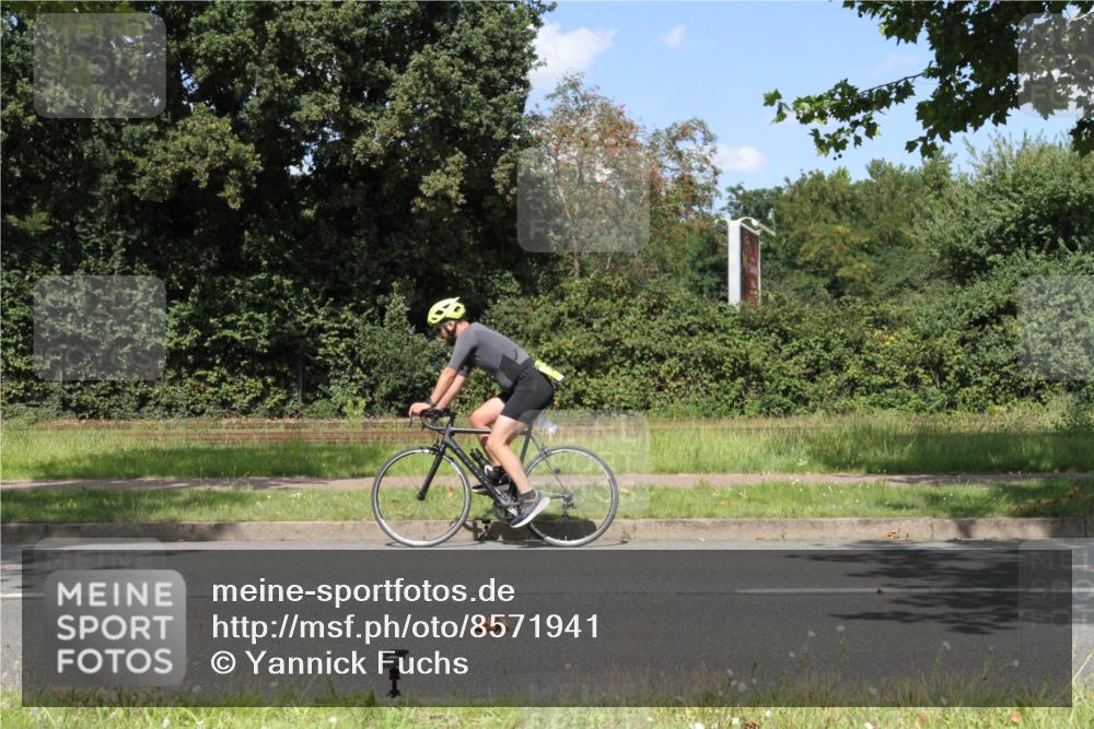 10.08.2025 - GEWOBA Citytriathlon Bremen Yannick Fuchs http://msf.ph/oto/8571941 10.08.2025 14:43:45 Radfahren 86, 109, 154, 163, 259, 325 meine-sportfotos.de