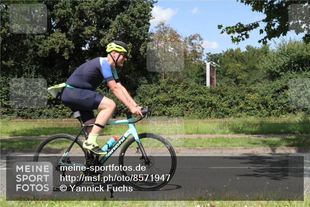 10.08.2025 - GEWOBA Citytriathlon Bremen Yannick Fuchs http://msf.ph/oto/8571947 10.08.2025 14:43:53 Radfahren 86, 154, 163, 259, 298, 325 meine-sportfotos.de