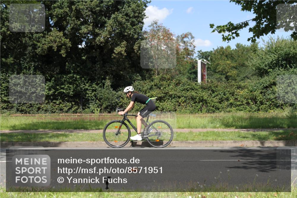 10.08.2025 - GEWOBA Citytriathlon Bremen Yannick Fuchs http://msf.ph/oto/8571951 10.08.2025 14:43:59 Radfahren 86, 163, 267, 278, 298, 325 meine-sportfotos.de
