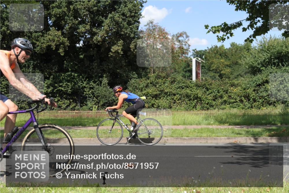 10.08.2025 - GEWOBA Citytriathlon Bremen Yannick Fuchs http://msf.ph/oto/8571957 10.08.2025 14:44:06 Radfahren 267, 278, 298, 408, 445 meine-sportfotos.de