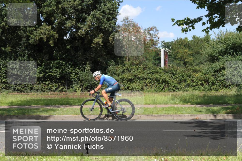10.08.2025 - GEWOBA Citytriathlon Bremen Yannick Fuchs http://msf.ph/oto/8571960 10.08.2025 14:44:09 Radfahren 28, 267, 278, 298, 408, 445 meine-sportfotos.de