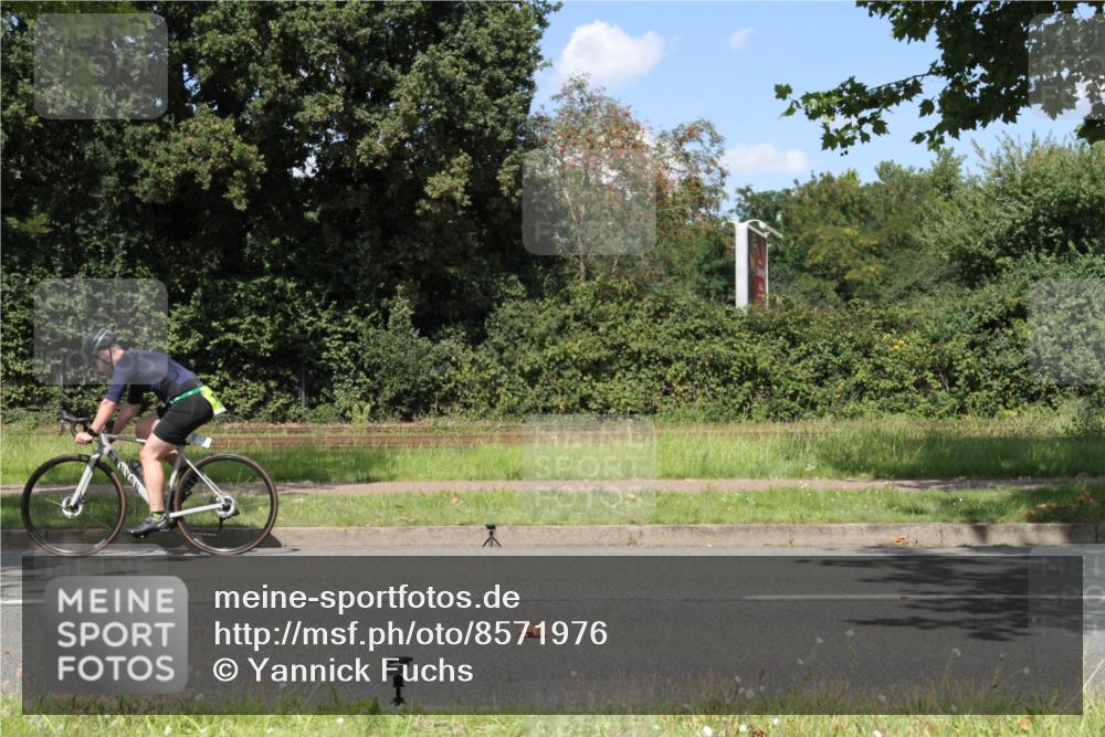 10.08.2025 - GEWOBA Citytriathlon Bremen Yannick Fuchs http://msf.ph/oto/8571976 10.08.2025 14:44:19 Radfahren 9, 28, 267, 278, 408, 445 meine-sportfotos.de