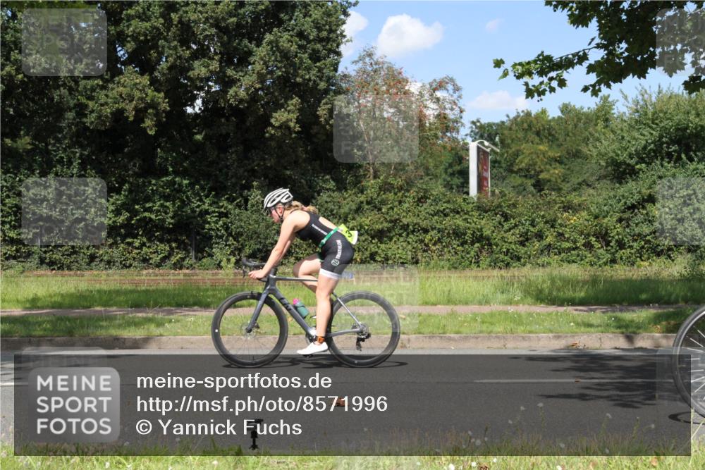 10.08.2025 - GEWOBA Citytriathlon Bremen Yannick Fuchs http://msf.ph/oto/8571996 10.08.2025 14:44:38 Radfahren 9, 73, 200, 208, 323, 383 meine-sportfotos.de