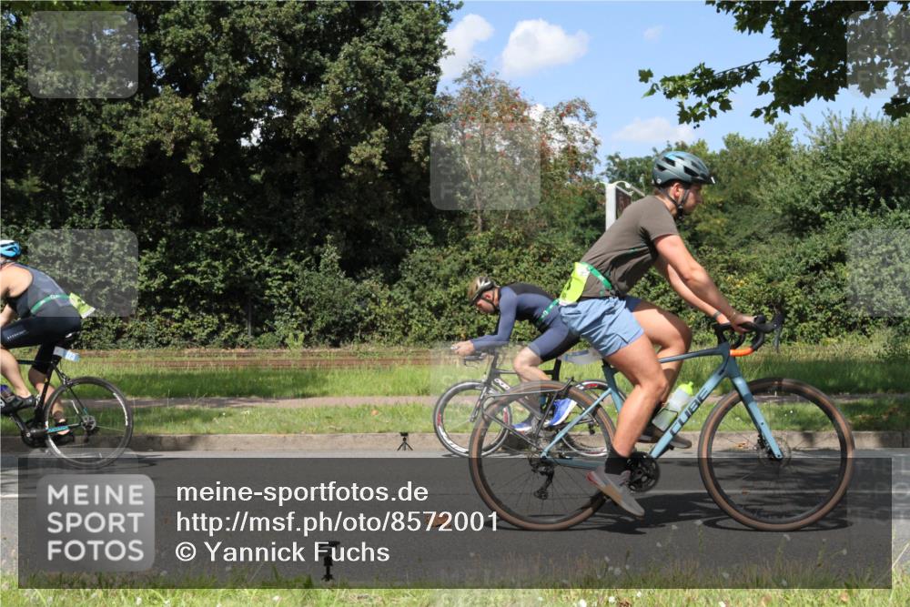 10.08.2025 - GEWOBA Citytriathlon Bremen Yannick Fuchs http://msf.ph/oto/8572001 10.08.2025 14:44:50 Radfahren 35, 73, 208, 346, 383, 484 meine-sportfotos.de