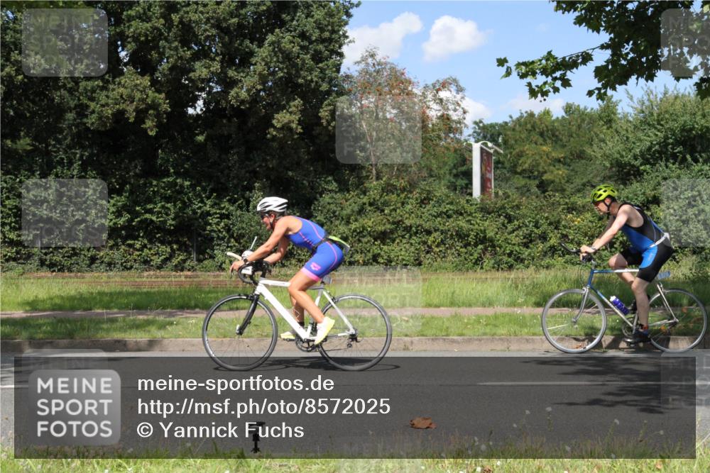 10.08.2025 - GEWOBA Citytriathlon Bremen Yannick Fuchs http://msf.ph/oto/8572025 10.08.2025 14:45:22 Radfahren 202, 221, 349, 360, 497, 532 meine-sportfotos.de