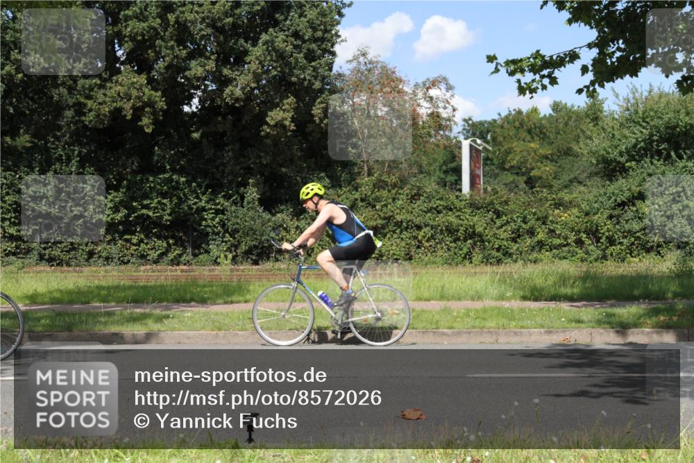 10.08.2025 - GEWOBA Citytriathlon Bremen Yannick Fuchs http://msf.ph/oto/8572026 10.08.2025 14:45:22 Radfahren 202, 221, 349, 360, 497, 532 meine-sportfotos.de