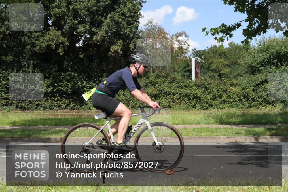 10.08.2025 - GEWOBA Citytriathlon Bremen Yannick Fuchs http://msf.ph/oto/8572027 10.08.2025 14:45:25 Radfahren 202, 221, 247, 332, 349, 360, 497, 532 meine-sportfotos.de