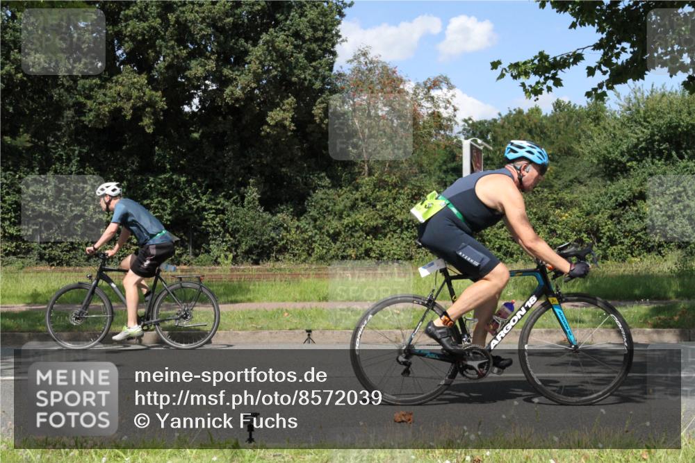 10.08.2025 - GEWOBA Citytriathlon Bremen Yannick Fuchs http://msf.ph/oto/8572039 10.08.2025 14:45:46 Radfahren 99, 160, 166, 202, 247, 273, 332, 360, 404, 441 meine-sportfotos.de