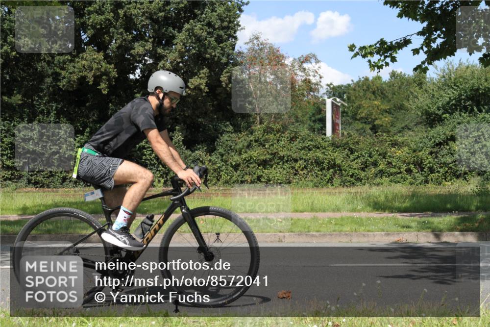 10.08.2025 - GEWOBA Citytriathlon Bremen Yannick Fuchs http://msf.ph/oto/8572041 10.08.2025 14:45:50 Radfahren 99, 160, 166, 182, 269, 273, 332, 404, 441 meine-sportfotos.de