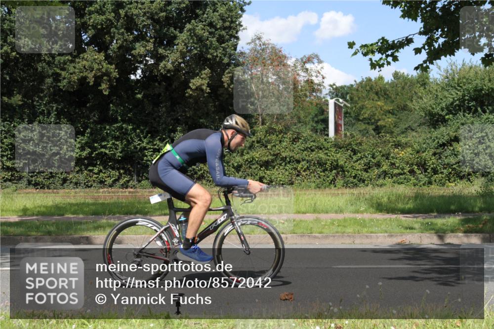 10.08.2025 - GEWOBA Citytriathlon Bremen Yannick Fuchs http://msf.ph/oto/8572042 10.08.2025 14:45:51 Radfahren 99, 160, 166, 182, 269, 273, 404, 441 meine-sportfotos.de