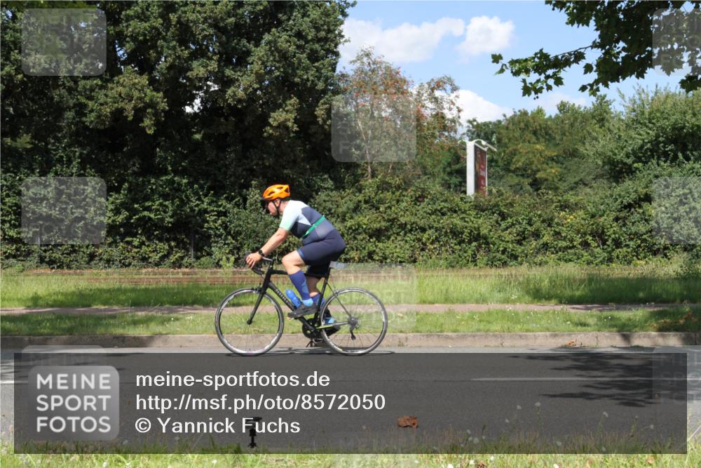 10.08.2025 - GEWOBA Citytriathlon Bremen Yannick Fuchs http://msf.ph/oto/8572050 10.08.2025 14:46:02 Radfahren 61, 99, 182, 269, 363, 404, 441 meine-sportfotos.de