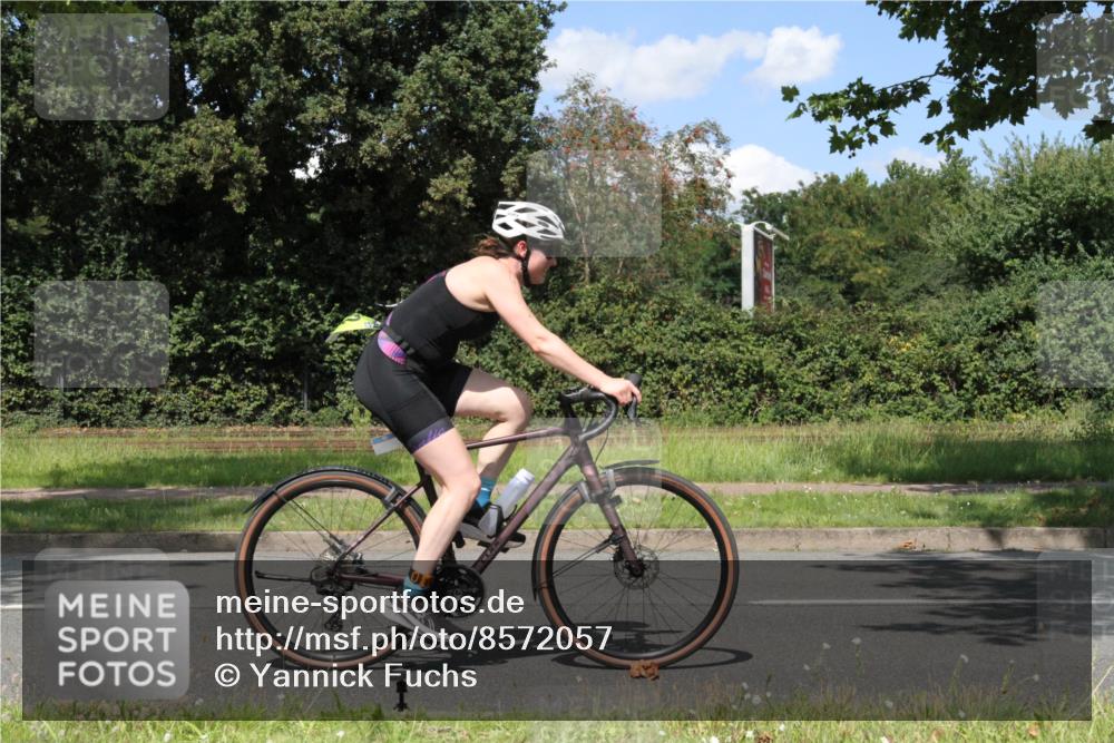 10.08.2025 - GEWOBA Citytriathlon Bremen Yannick Fuchs http://msf.ph/oto/8572057 10.08.2025 14:46:17 Radfahren 61, 270, 363, 422, 499 meine-sportfotos.de