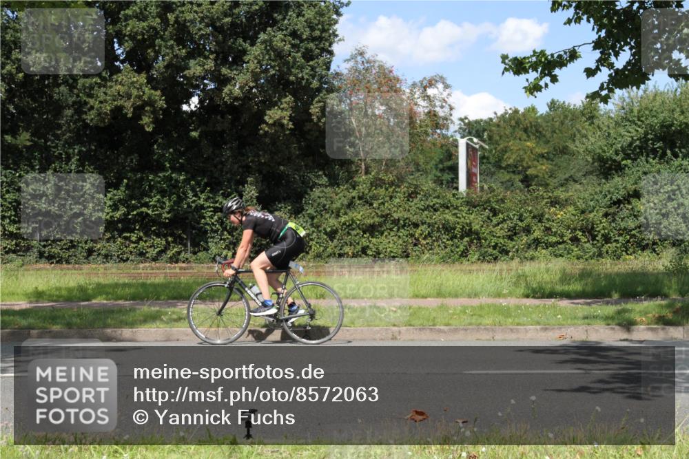 10.08.2025 - GEWOBA Citytriathlon Bremen Yannick Fuchs http://msf.ph/oto/8572063 10.08.2025 14:46:45 Radfahren 158, 396, 406 meine-sportfotos.de