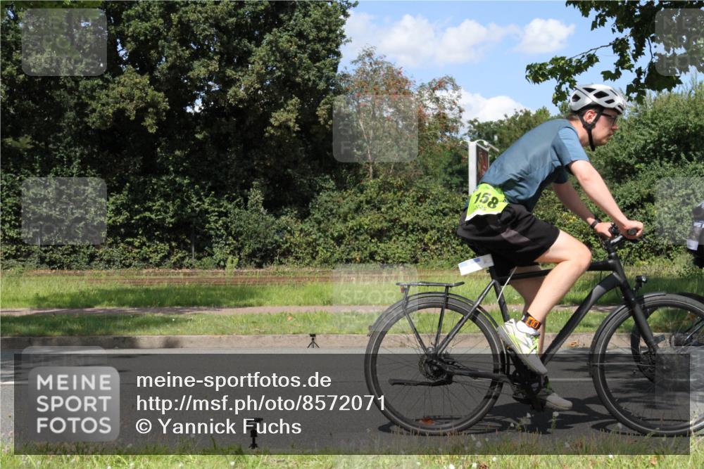 10.08.2025 - GEWOBA Citytriathlon Bremen Yannick Fuchs http://msf.ph/oto/8572071 10.08.2025 14:46:58 Radfahren 128, 140, 158, 320, 396 meine-sportfotos.de