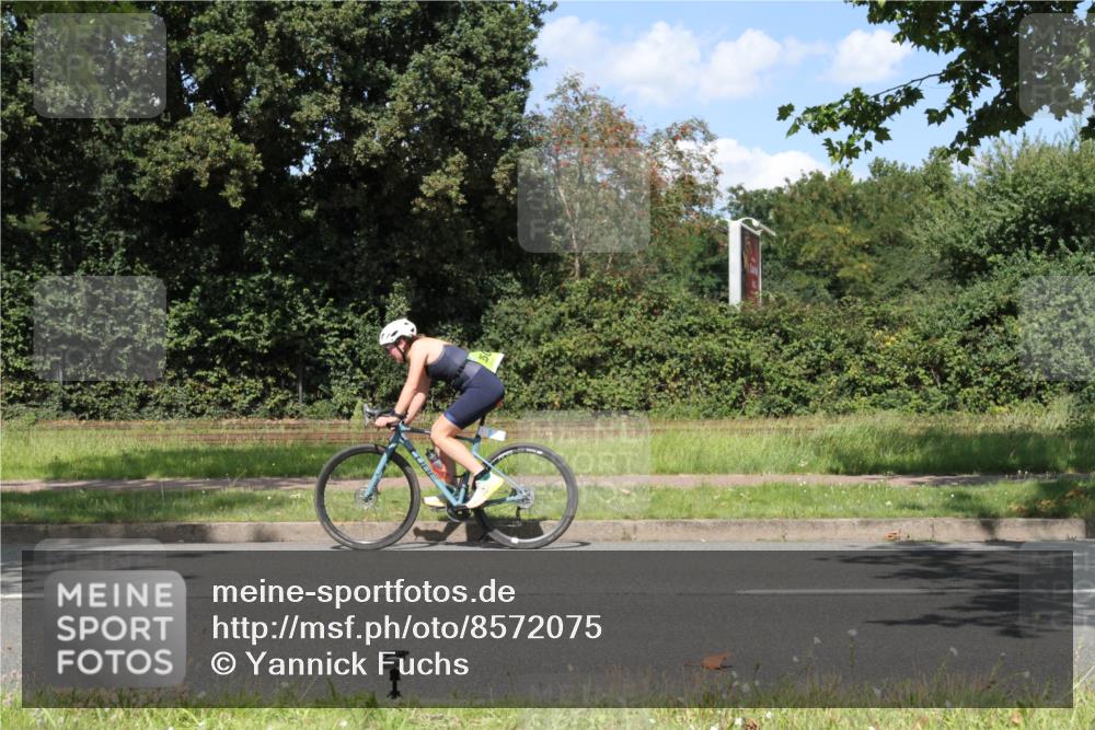 10.08.2025 - GEWOBA Citytriathlon Bremen Yannick Fuchs http://msf.ph/oto/8572075 10.08.2025 14:47:12 Radfahren 140, 220, 320 meine-sportfotos.de
