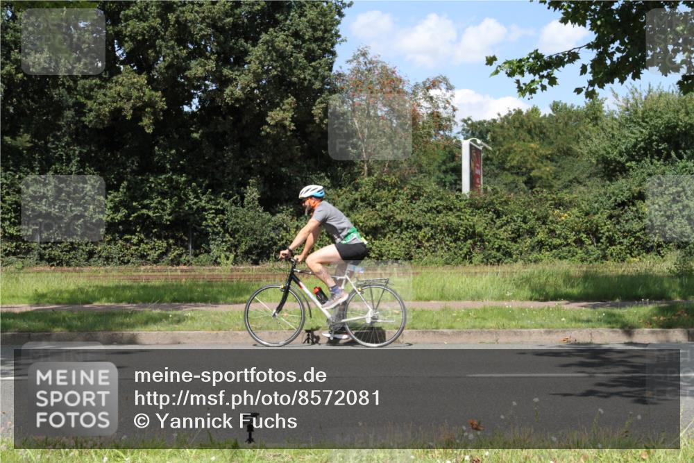 10.08.2025 - GEWOBA Citytriathlon Bremen Yannick Fuchs http://msf.ph/oto/8572081 10.08.2025 14:47:24 Radfahren 220, 367, 448 meine-sportfotos.de