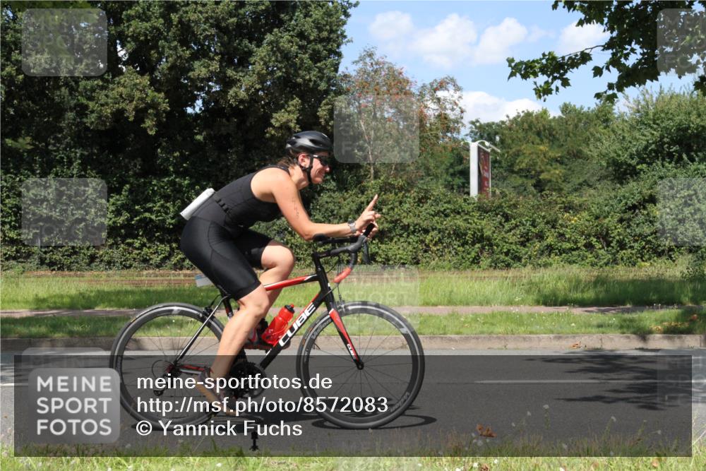 10.08.2025 - GEWOBA Citytriathlon Bremen Yannick Fuchs http://msf.ph/oto/8572083 10.08.2025 14:47:34 Radfahren 367, 382, 448, 467, 483 meine-sportfotos.de