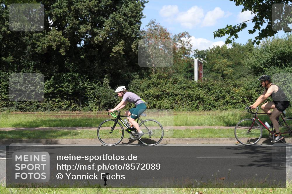 10.08.2025 - GEWOBA Citytriathlon Bremen Yannick Fuchs http://msf.ph/oto/8572089 10.08.2025 14:47:49 Radfahren 331, 382, 418, 467, 483 meine-sportfotos.de
