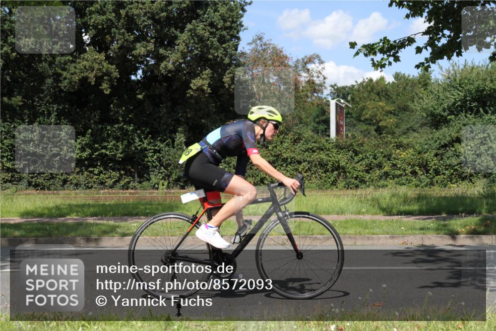10.08.2025 - GEWOBA Citytriathlon Bremen Yannick Fuchs http://msf.ph/oto/8572093 10.08.2025 14:47:58 Radfahren 22, 331, 350, 418, 447 meine-sportfotos.de