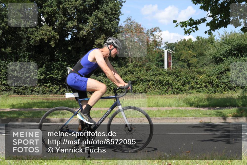 10.08.2025 - GEWOBA Citytriathlon Bremen Yannick Fuchs http://msf.ph/oto/8572095 10.08.2025 14:48:05 Radfahren 22, 196, 331, 350, 418, 447 meine-sportfotos.de