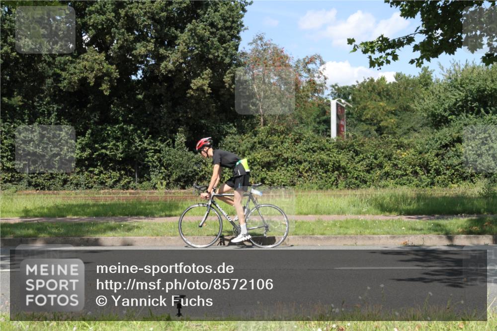 10.08.2025 - GEWOBA Citytriathlon Bremen Yannick Fuchs http://msf.ph/oto/8572106 10.08.2025 14:48:25 Radfahren 189, 196, 457 meine-sportfotos.de