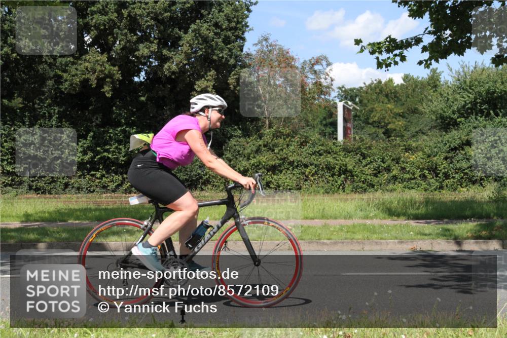 10.08.2025 - GEWOBA Citytriathlon Bremen Yannick Fuchs http://msf.ph/oto/8572109 10.08.2025 14:48:27 Radfahren 189, 196, 457 meine-sportfotos.de