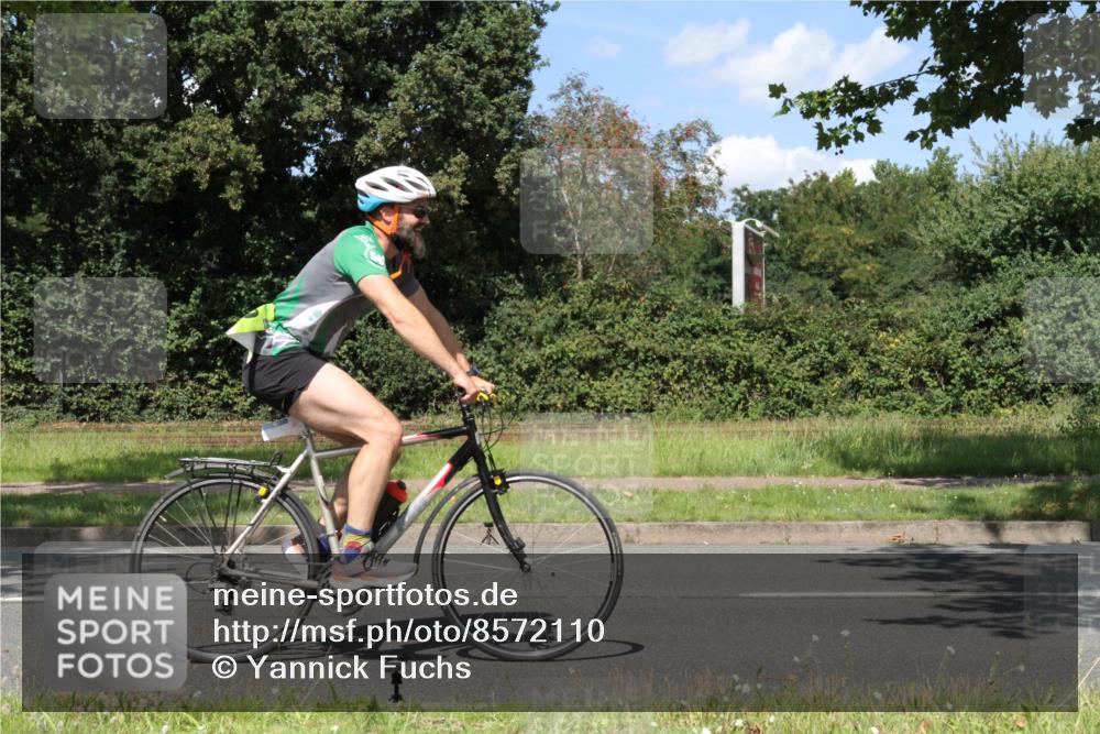 10.08.2025 - GEWOBA Citytriathlon Bremen Yannick Fuchs http://msf.ph/oto/8572110 10.08.2025 14:48:28 Radfahren 189, 196, 457 meine-sportfotos.de