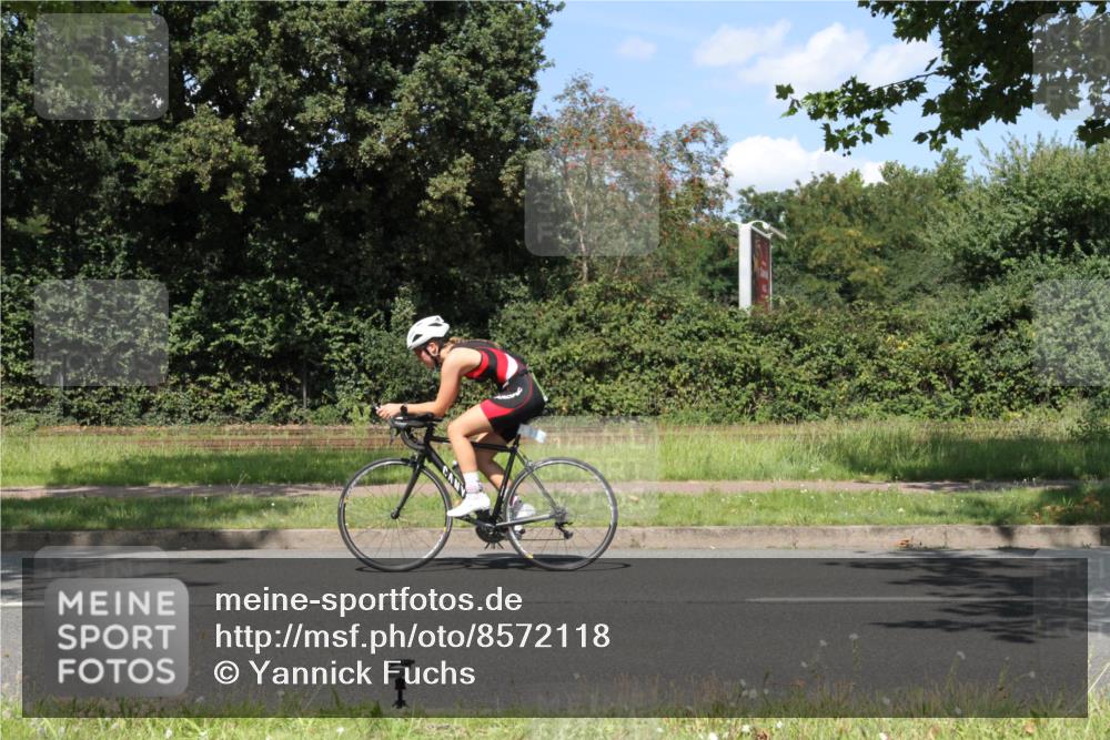 10.08.2025 - GEWOBA Citytriathlon Bremen Yannick Fuchs http://msf.ph/oto/8572118 10.08.2025 14:48:43 Radfahren 179, 181, 276, 365, 389, 426, 487 meine-sportfotos.de