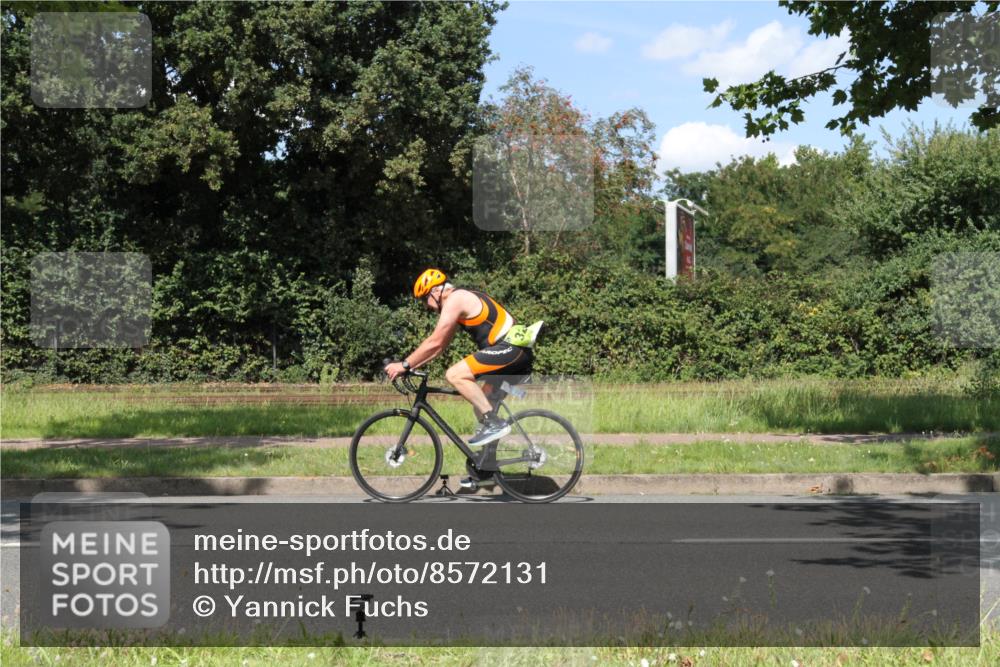 10.08.2025 - GEWOBA Citytriathlon Bremen Yannick Fuchs http://msf.ph/oto/8572131 10.08.2025 14:48:56 Radfahren 179, 181, 276, 318, 351, 365, 389, 403, 426, 487 meine-sportfotos.de