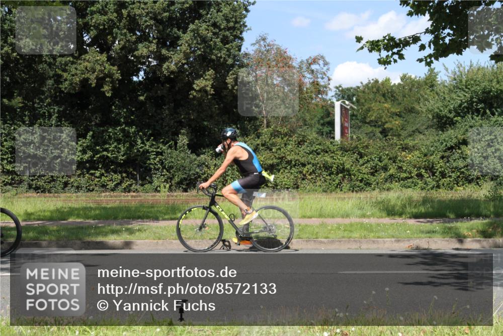 10.08.2025 - GEWOBA Citytriathlon Bremen Yannick Fuchs http://msf.ph/oto/8572133 10.08.2025 14:48:59 Radfahren 179, 181, 276, 318, 351, 403 meine-sportfotos.de