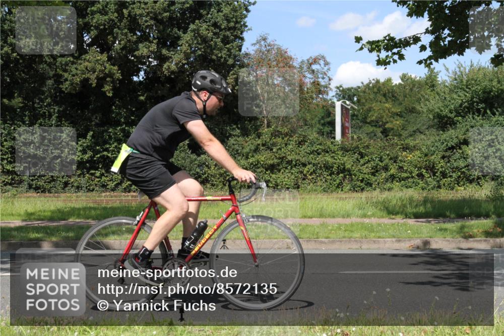 10.08.2025 - GEWOBA Citytriathlon Bremen Yannick Fuchs http://msf.ph/oto/8572135 10.08.2025 14:49:04 Radfahren 181, 318, 351, 373, 403 meine-sportfotos.de