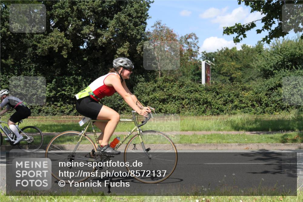 10.08.2025 - GEWOBA Citytriathlon Bremen Yannick Fuchs http://msf.ph/oto/8572137 10.08.2025 14:49:08 Radfahren 181, 318, 351, 373, 403 meine-sportfotos.de