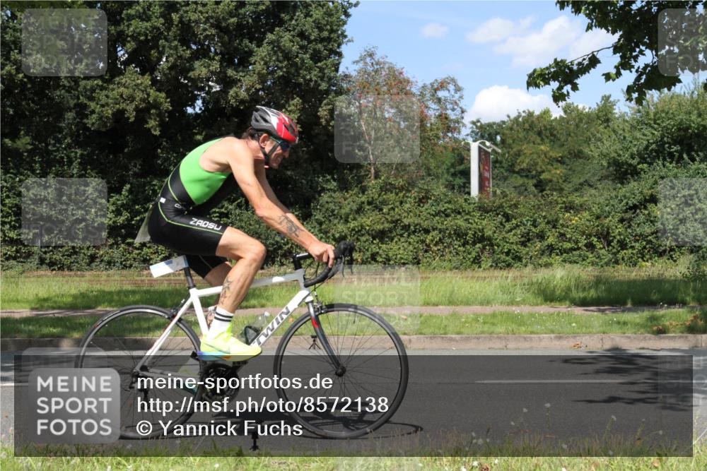 10.08.2025 - GEWOBA Citytriathlon Bremen Yannick Fuchs http://msf.ph/oto/8572138 10.08.2025 14:49:09 Radfahren 318, 351, 373, 401, 403 meine-sportfotos.de