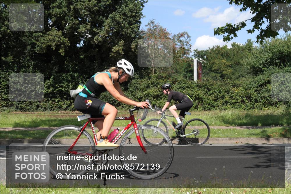 10.08.2025 - GEWOBA Citytriathlon Bremen Yannick Fuchs http://msf.ph/oto/8572139 10.08.2025 14:49:10 Radfahren 318, 351, 373, 401, 403 meine-sportfotos.de