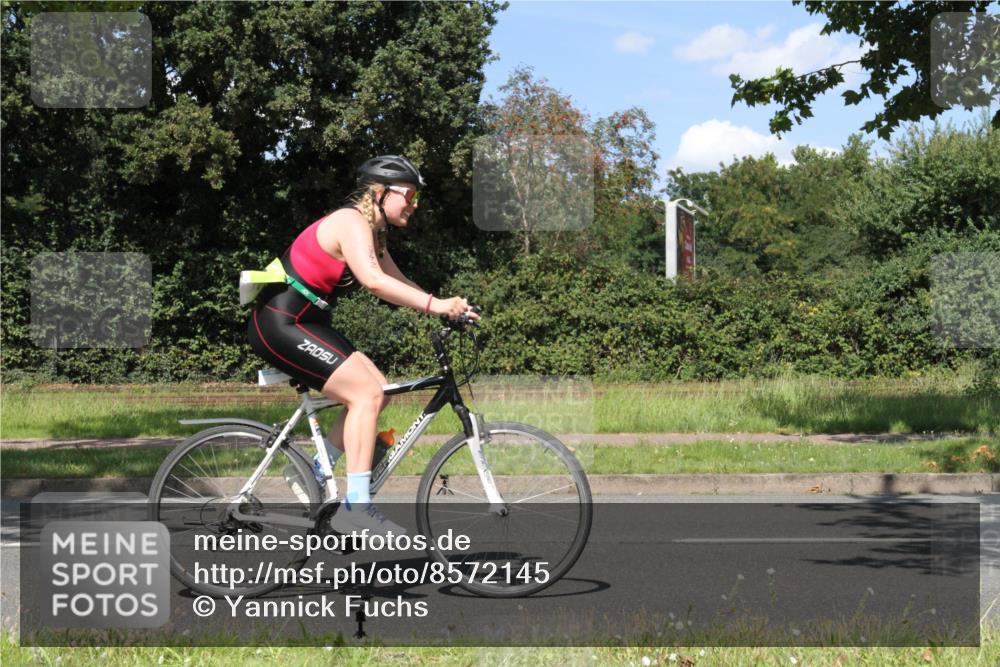 10.08.2025 - GEWOBA Citytriathlon Bremen Yannick Fuchs http://msf.ph/oto/8572145 10.08.2025 14:49:20 Radfahren 286, 373, 401 meine-sportfotos.de
