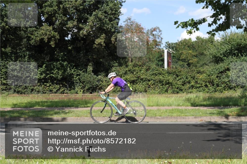 10.08.2025 - GEWOBA Citytriathlon Bremen Yannick Fuchs http://msf.ph/oto/8572182 10.08.2025 14:50:26 Radfahren 231, 352, 416, 504 meine-sportfotos.de