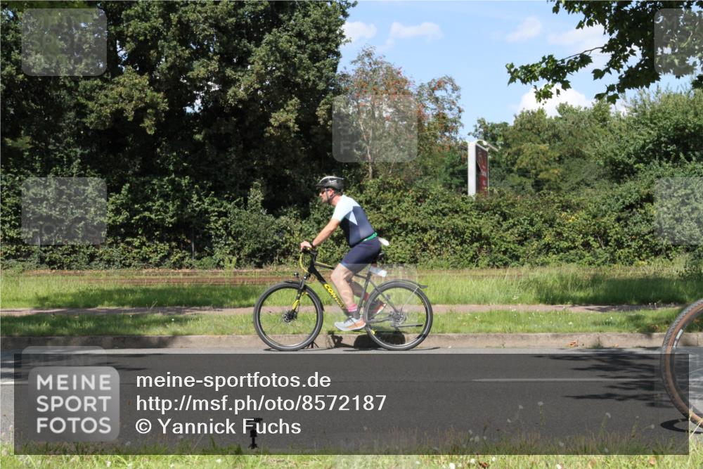 10.08.2025 - GEWOBA Citytriathlon Bremen Yannick Fuchs http://msf.ph/oto/8572187 10.08.2025 14:50:38 Radfahren 231, 416, 504 meine-sportfotos.de