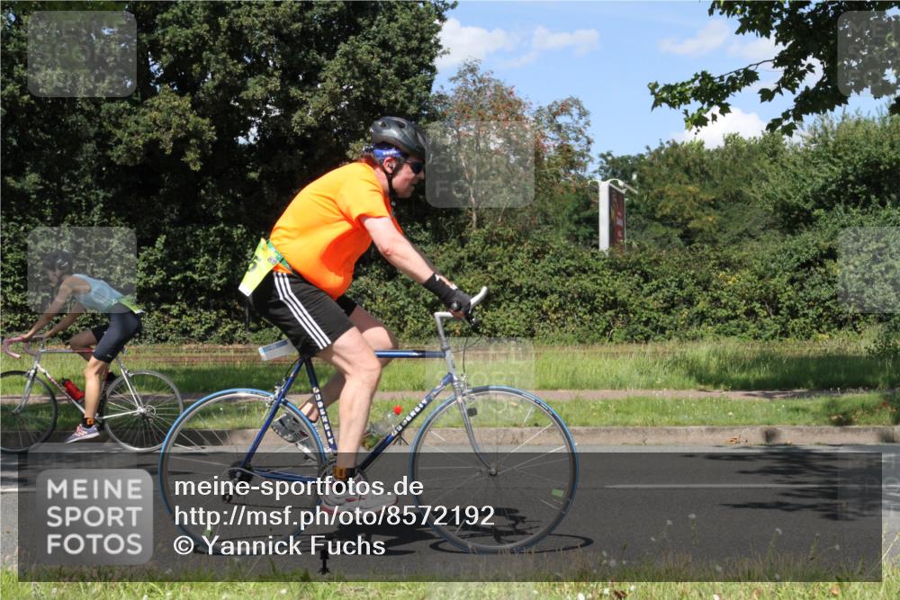 10.08.2025 - GEWOBA Citytriathlon Bremen Yannick Fuchs http://msf.ph/oto/8572192 10.08.2025 14:51:00 Radfahren 275, 379, 411, 470 meine-sportfotos.de